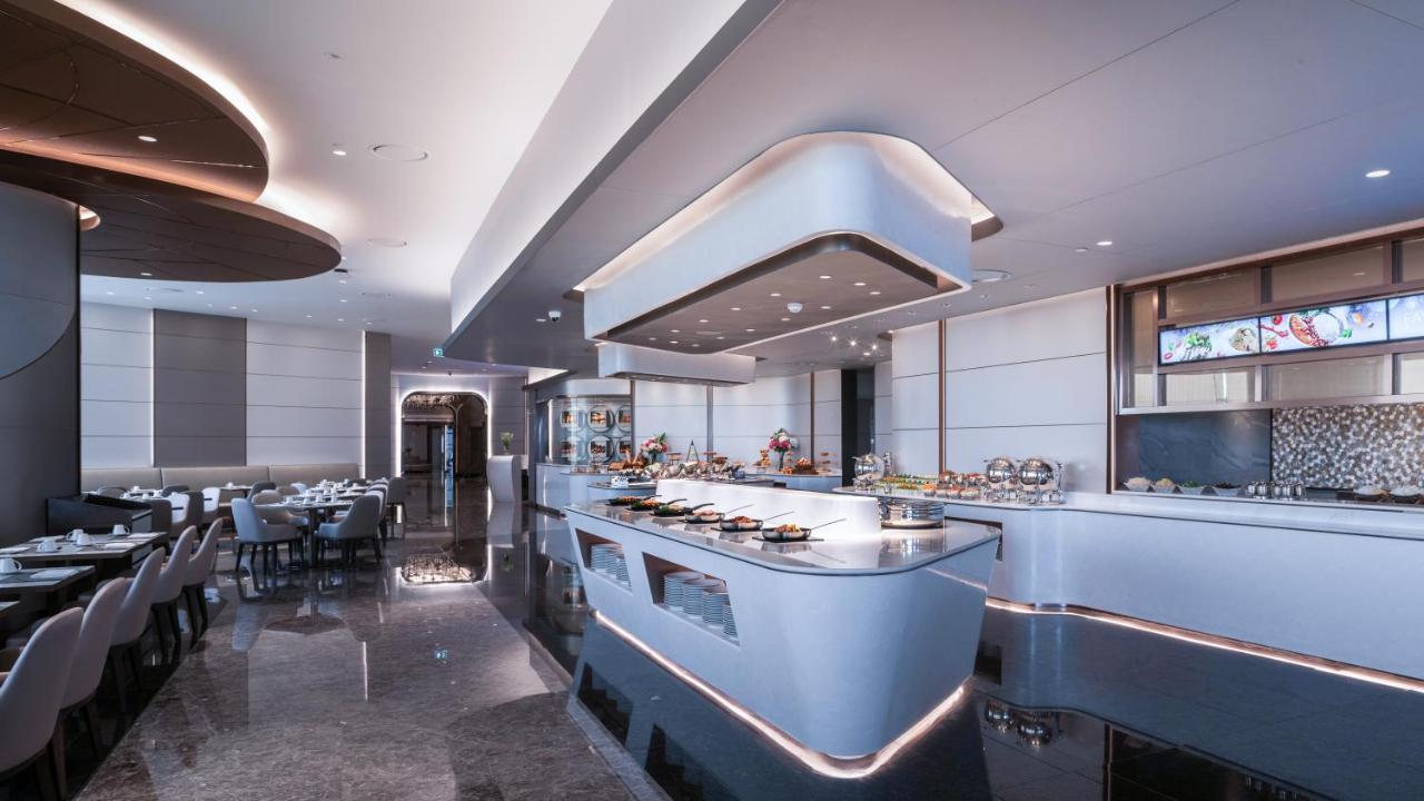 Grande Centre Point Space Pattaya Eksteriør bilde The buffet at the lounge