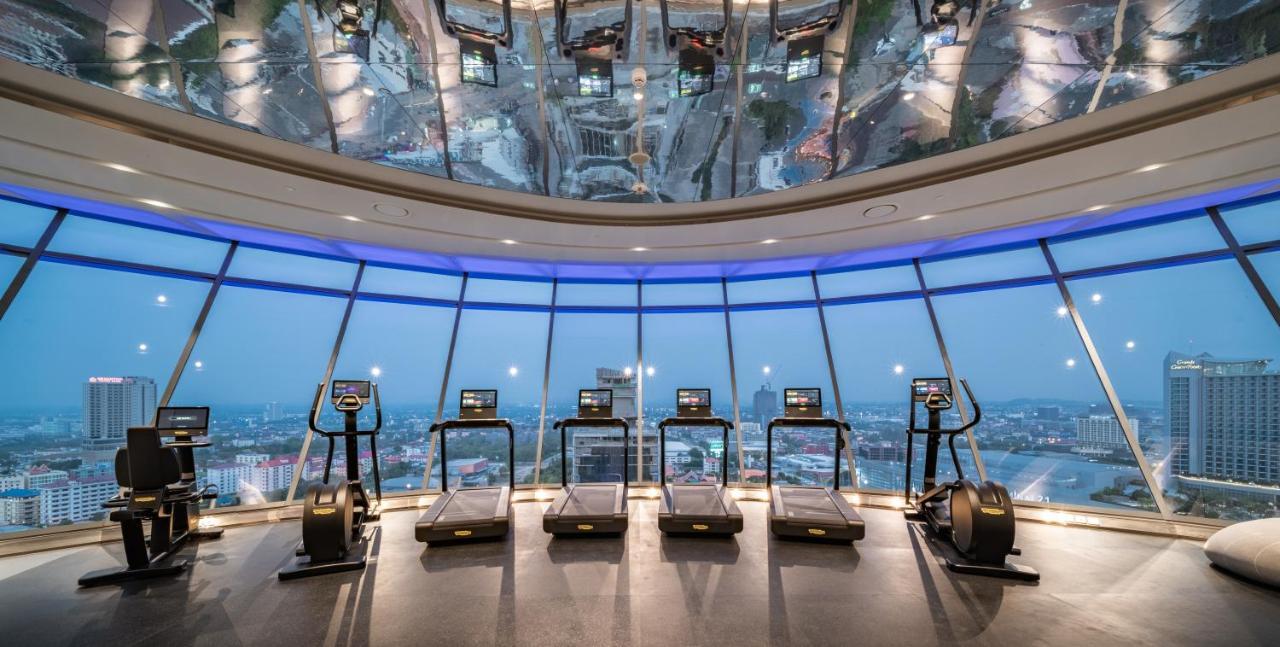 Grande Centre Point Space Pattaya Eksteriør bilde The gym at the 88th floor