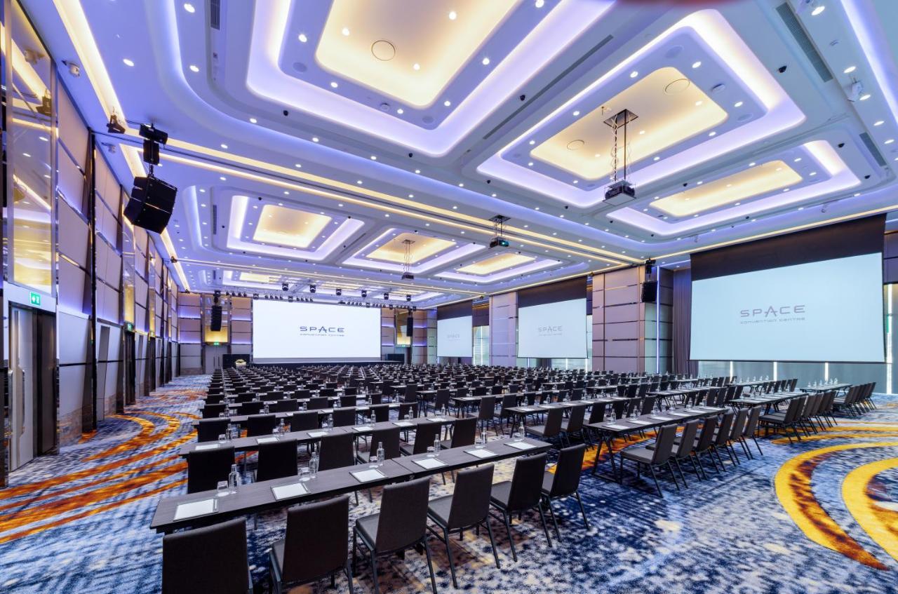 Grande Centre Point Space Pattaya Eksteriør bilde The Grand Ballroom