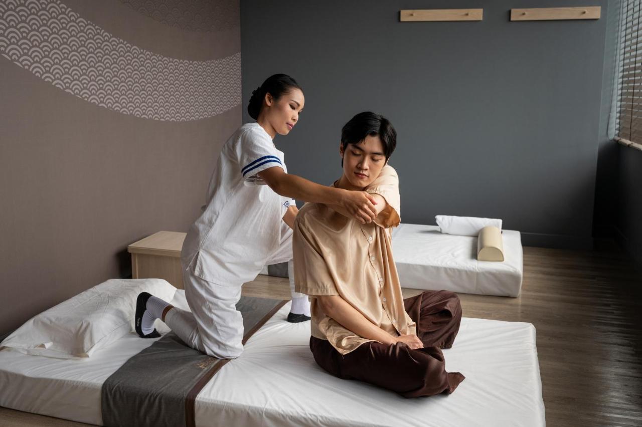 Grande Centre Point Space Pattaya Eksteriør bilde Thai massage
